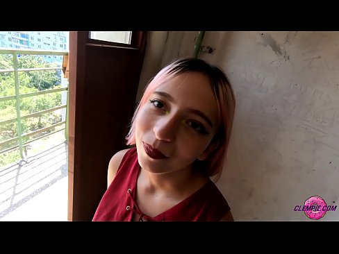 ❤️ 学生Sensual在内陆地区吸食陌生人--在他脸上射精 ️❌ Porno